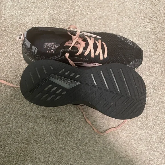 Brooks Levitate 4 Sneakers - Picture 3 of 4